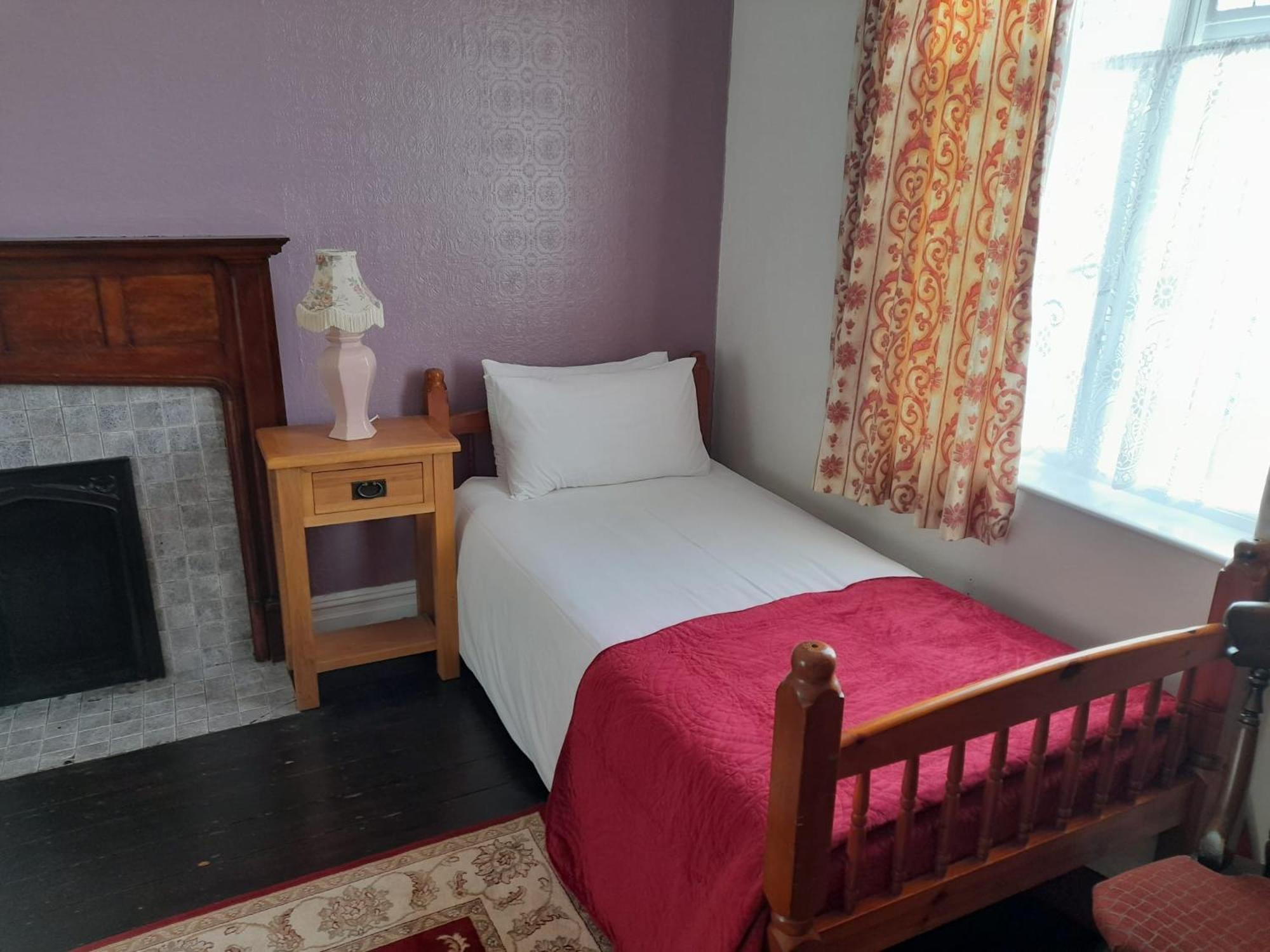 Kingsway Bed & Breakfast Broxbourne Exterior photo
