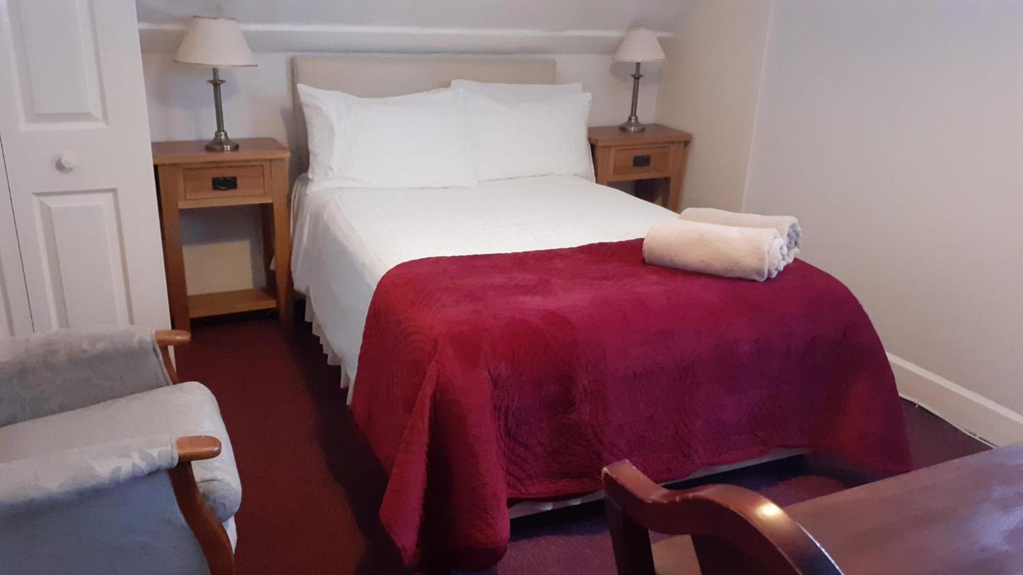 Kingsway Bed & Breakfast Broxbourne Exterior photo